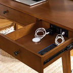 Bureau avec prises intégrées