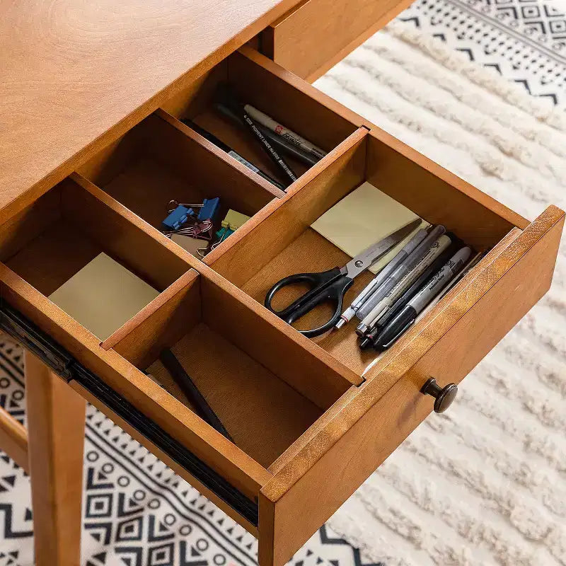 Bureau avec prises intégrées