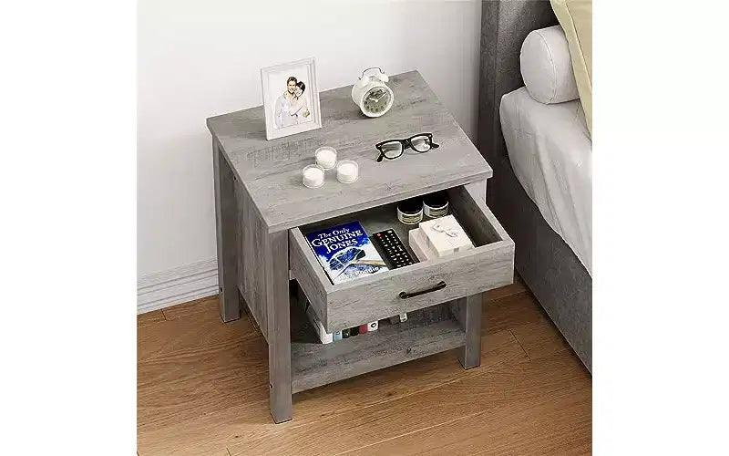 Table de chevet de 22 po de large avec tiroir, table d'appoint grise de salon avec étagère de rangement, table de chevet en bois pour chambre à coucher, chambre de bébé, bureau