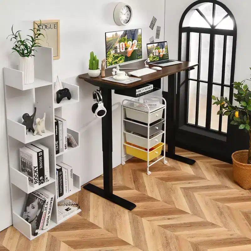 Bureau debout électrique de 122 cm réglable en hauteur avec panneau de contrôle et port USB Rustique/Noyer