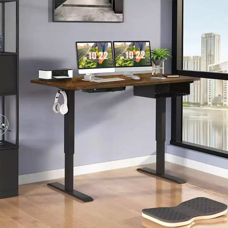 Bureau debout électrique de 122 cm réglable en hauteur avec panneau de contrôle et port USB Rustique/Noyer